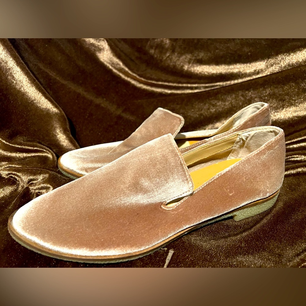 Dolce Vita Velvet Pink Rose Loafers, Like New!